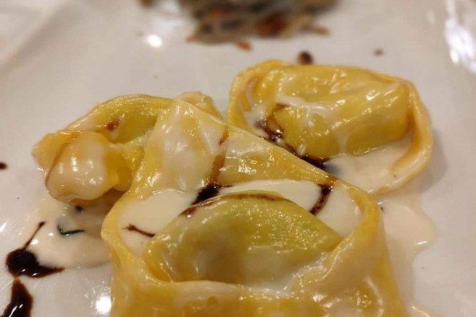 You'll have a rich pasta lunch on this food experience from Bologna You'll have a rich pasta lunch on this food experience from Bologna