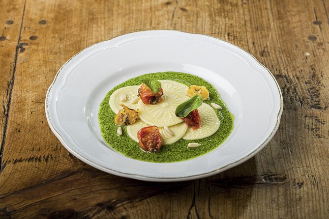 You'll make corzetti pasta on this cooking class in Florence! You'll make corzetti pasta on this cooking class in Florence!