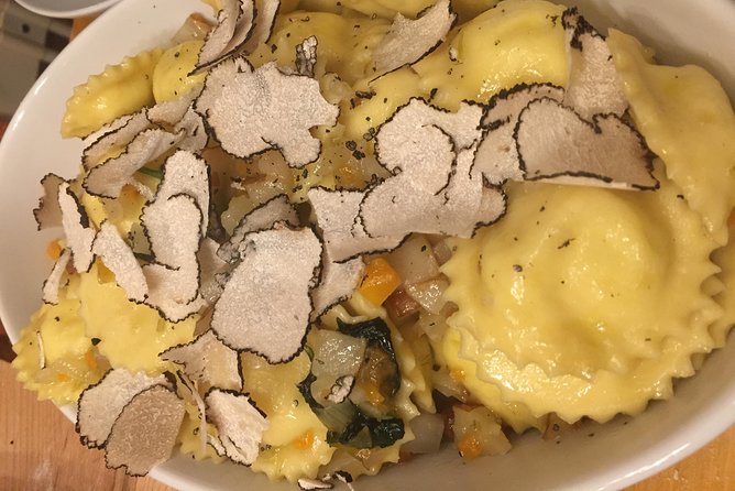 Learn how to prepare Tuscan pasta on this cooking class in Florence! Learn how to prepare Tuscan pasta on this cooking class in Florence!