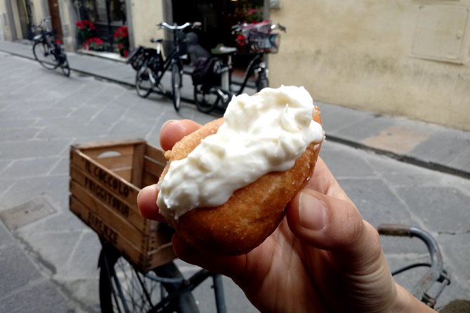 You'll be sampling fried coccolo with stracchino cheese on this Florence foodie tour!