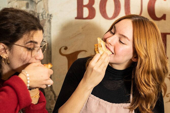 Learn how to make a pizza from scratch on this pizza making class in Rome!