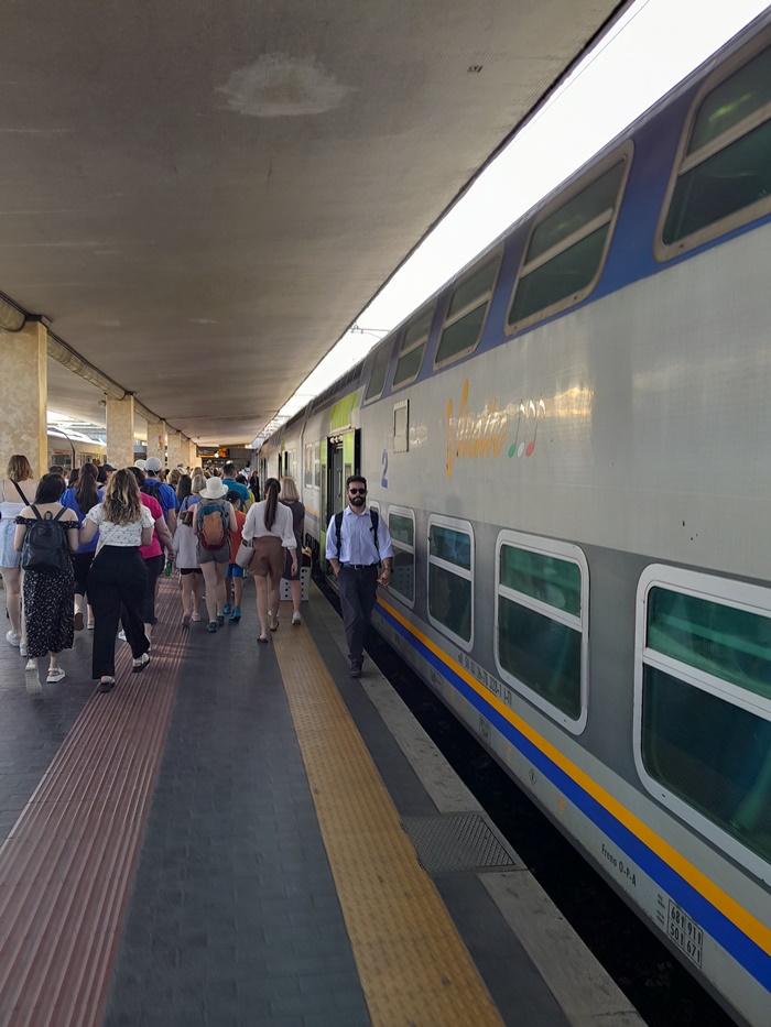 How to Travel Italy by Train (2025 Guide)